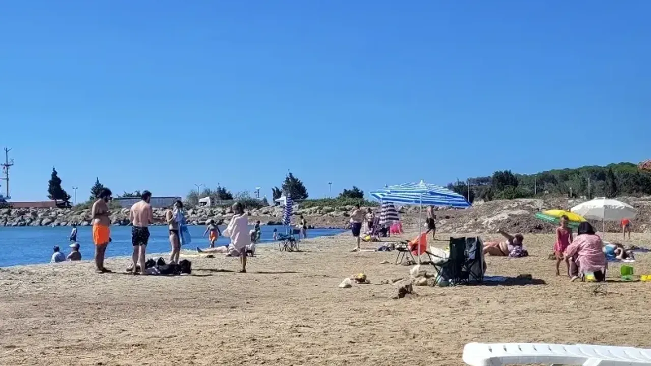 Çanakkale Plajlarında Bayram Yoğunluğu: Sahiller dolup taştı!