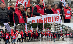 ÇANAKKALE’DE EĞİTİM-İŞ ÖNCÜLÜĞÜNDE TARİHİ YÜRÜYÜŞ “İnsanca yaşam istiyoruz”