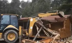  Çanakkale'de 12 kaçak yapının yıkımı gerçekleştirildi