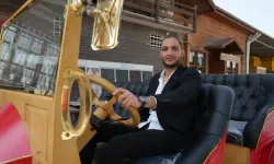 Nostalji aşığı genç 1925 model otomobilin elektriklisini yaptı