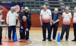 Yaşlı sporcular birbiriyle yarıştı