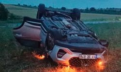 Çanakkale'de otomobil devrildi: 2 yaralı 