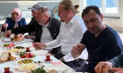 Başkan Öztürk, pazarcı esnafıyla kahvaltıda buluştu