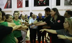 Vali Toraman’dan U18 Kız Basketbol Milli Takımı’na moral ziyareti