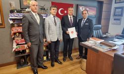 CHP’li Özgür Ceylan astsubayların taleplerini dinledi