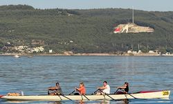 Güne boğazda kürek çekerek başladılar