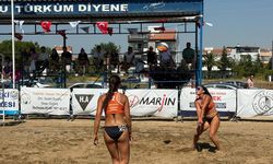 Lapseki’de Plaj Voleybolu heyecanı sürüyor!