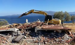 Çanakkale’de kaçak yapılar yıkılıyor
