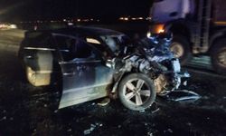 Otomobil ile minibüs kafa kafaya çarpıştı: 1 ölü, 6 yaralı