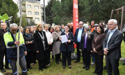 CHP Merkez İlçe’den Kadınlar Günü’nde Anlamlı Etkinlik: Şiddet Kurbanı Kadınlar İçin Fidan Dikildi