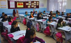 Okulun ilk günü saat kaçta başlıyor 2026? 14 Eylül ilk ders, yarım gün ve yoklama detayları