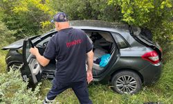 Ayvacık’ta korkutan kaza: Otomobil şarampole yuvarlandı