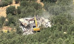 Çanakkale’de 11 kaçak yapı yıkıldı