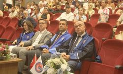 ÇOMÜ Ezine Gıda ve OSB Meslek Yüksekokulu Mezunlarını Uğurladı