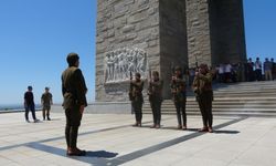 Tarihi Alan’da saygı nöbeti