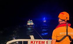 Çanakkale Boğazı'nda Korku Dolu Anlar! 9 Kişilik Tekne Sürüklendi