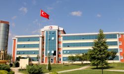 ÇOMÜ'de taciz dosyası olan akademisyenin dosyasına mahkemeden yürütmeyi durdurma kararı