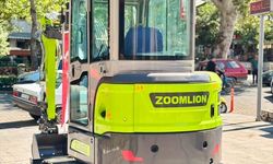 Bayramiç Belediyesi araç filosunu güçlendirdi: Mini ekskavatör hizmete alındı