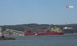Boru döşeme gemisi 'JSD 6000' Çanakkale Boğazı'ndan geçti