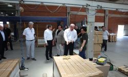 Vali Toraman Etili Seramik Fabrikası'nda!