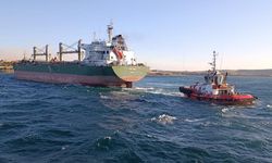 Çanakkale Boğazı'nda karaya oturan yük gemisi kurtarıldı