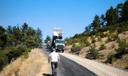 Lapseki'de 14,5 kilometrelik grup yolunda asfalt çalışması başladı