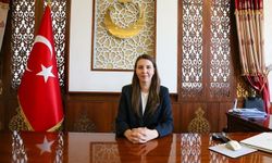 Gürpınar’ın ilk kadın kaymakamı göreve başladı!