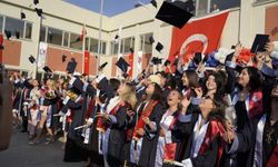 Lapseki MYO’da mezuniyet coşkusu