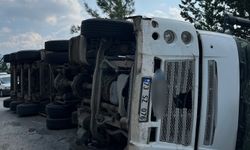 Osmaniye'de un yüklü tır devrildi: 1 yaralı!