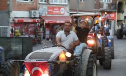 Lapseki'de traktör korteji festivale damga vurdu