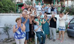 Asrı geride bıraktı, 101 yaşına komşularının alkışlarıyla girdi