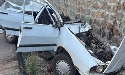 Çanakkale’de 2 otomobil kafa kafaya çarpıştı: 1 ölü