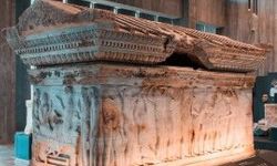 Kaçak kazı ihbarıyla ortaya çıktı! Biga'da 2 bin 500 yıllık Polyksena Lahdi'nin şaşırtan hikâyesi