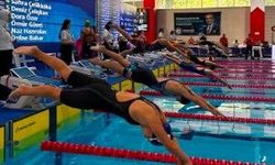 Çanakkale Belediyespor’un genç yüzücüleri Samsun’da madalyalara kulaç attı