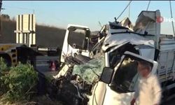 Çanakkale'de kamyon bariyerlere ok gibi sağlandı: 2 ölü
