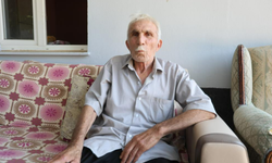 Yaşlı adama çarpıp hiçbir şey olmamış gibi yoluna devam etti
