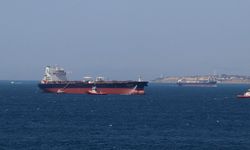 Çanakkale Boğazı’nda heyecanlı anlar; 251 metrelik tanker dümen arızası yaptı!