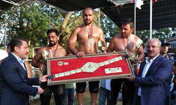 Tarihi Çardak Yağlı Güreşleri’nde Başpehlivan Feyzullah Aktürk Oldu