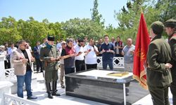 Şehit Yarbay Hüseyin Avni Bey kabri başında dualarla anıldı
