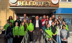 Gökçeada’nın genç voleybolcularından Başkan Atalay’a ziyaret