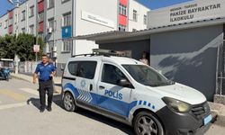 Tarsus'ta 1. sınıf öğrencisinin çantasından tabanca çıktı