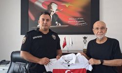Meteertem’den Emniyet Müdürlüğü’ne nostalji forma hediyesi
