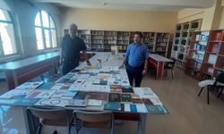 Ezine’de liselerin kütüphanelerine diyanet yayınları ulaştırıldı