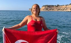 ÇOMÜ’lü Ece Demir’den Catalina Channel’da büyük başarı