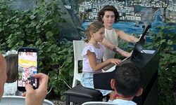 Bozcaada Itırlı Bahçe’de çocuklardan anlamlı piyano konseri