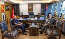 Vali Toraman İl Jandarma Komutanı Akyüz’e taziye ziyaretinde