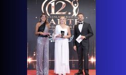 ÇOMÜ Öğretim Üyesi Yonca Yüksel’e “Yılın En Başarılı Vokal Koçu” ödülü