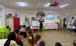 Ezine’de miniklere doğru el yıkama eğitimi verildi
