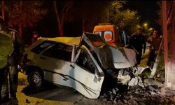Kontrolden çıkan araç duvara çarptı!