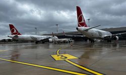 Barselona ve Çukurova’dan gelen yolcu uçakları Çanakkale Havalimanı’na iniş yaptı